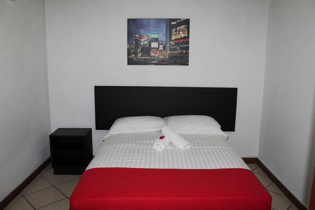 Pasadena Hostel Калі Екстер'єр фото