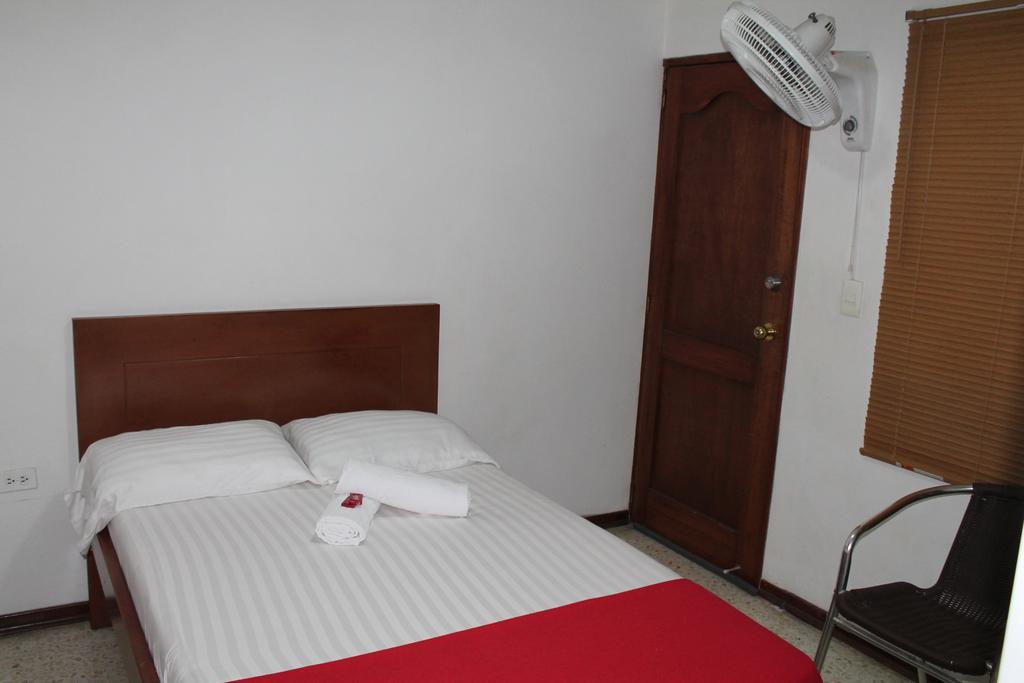 Pasadena Hostel Калі Номер фото