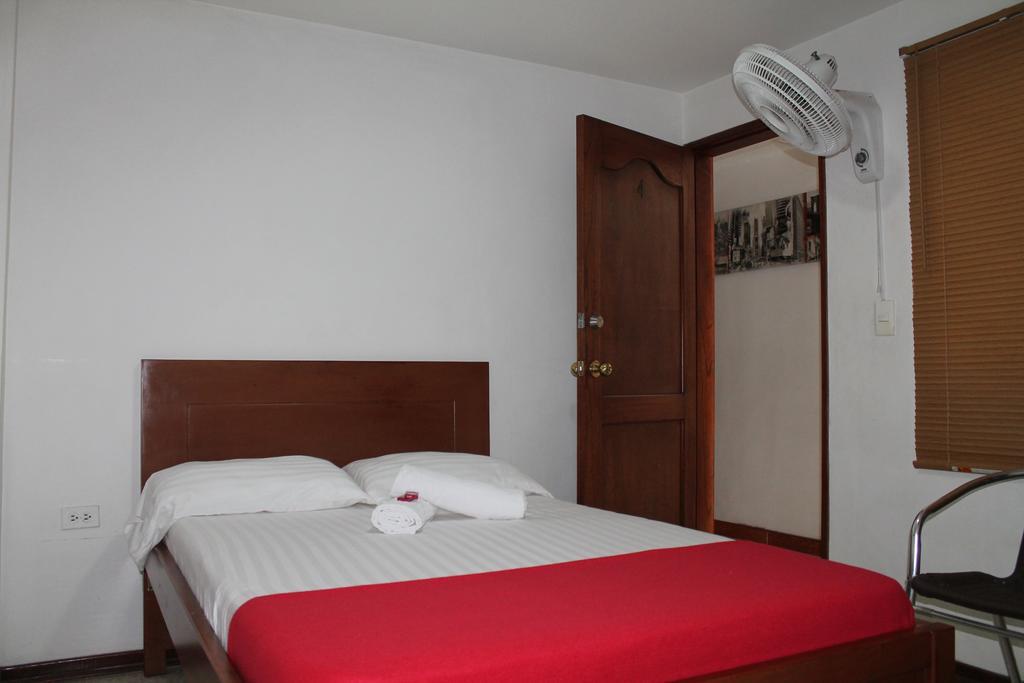 Pasadena Hostel Калі Номер фото
