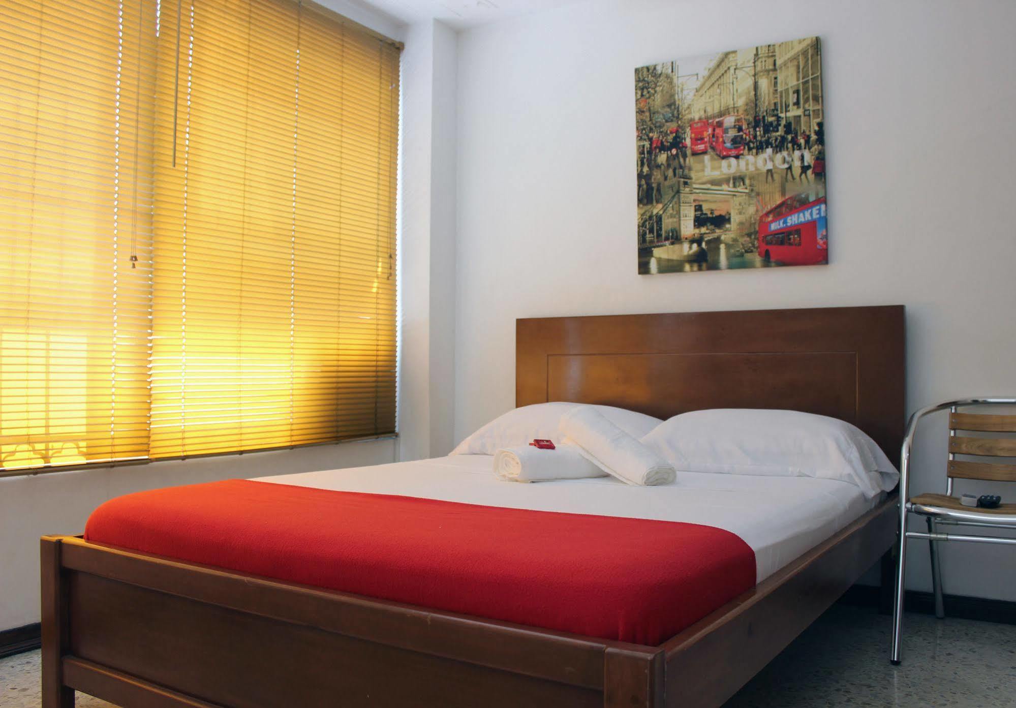 Pasadena Hostel Калі Екстер'єр фото