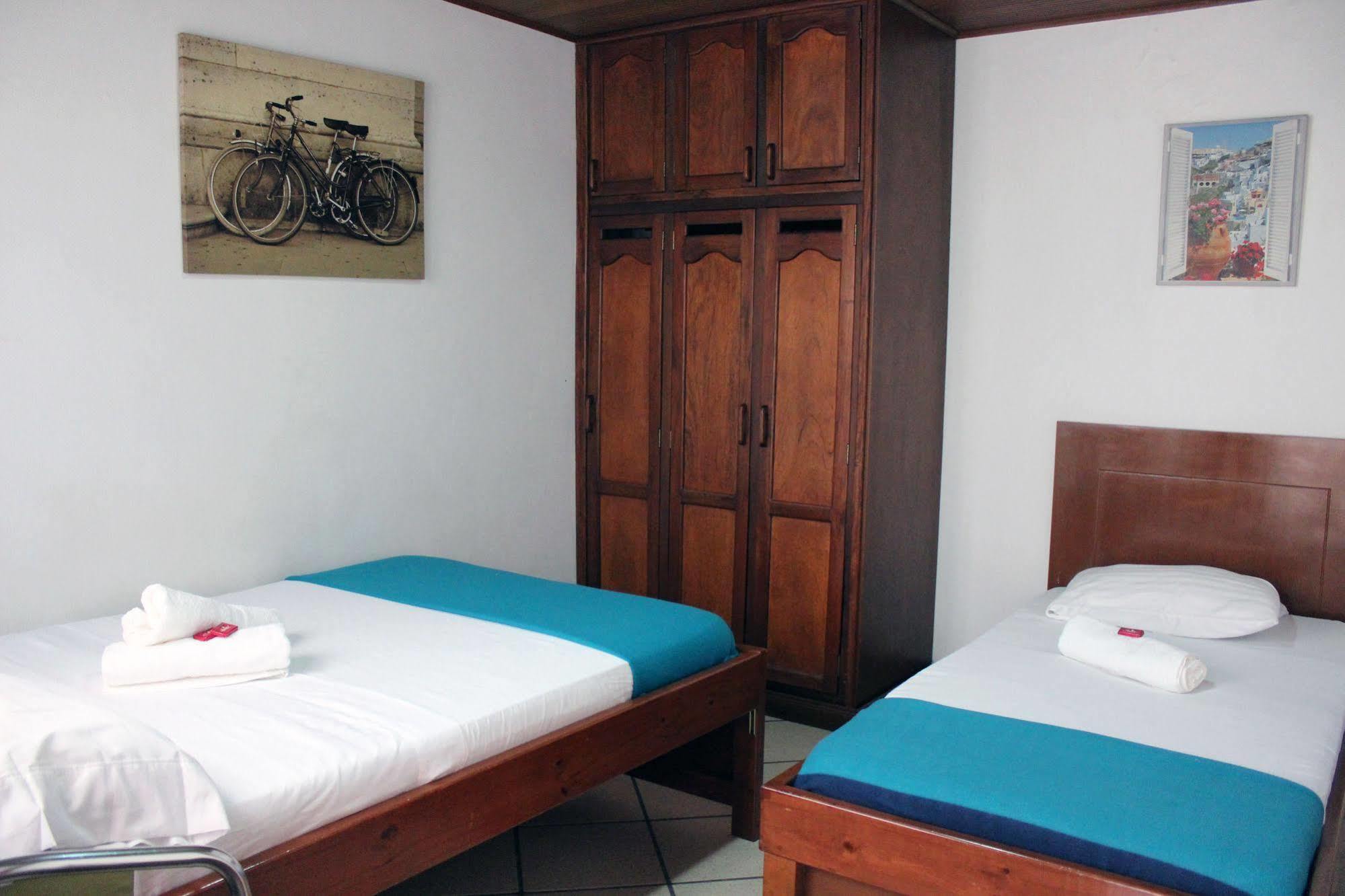 Pasadena Hostel Калі Екстер'єр фото