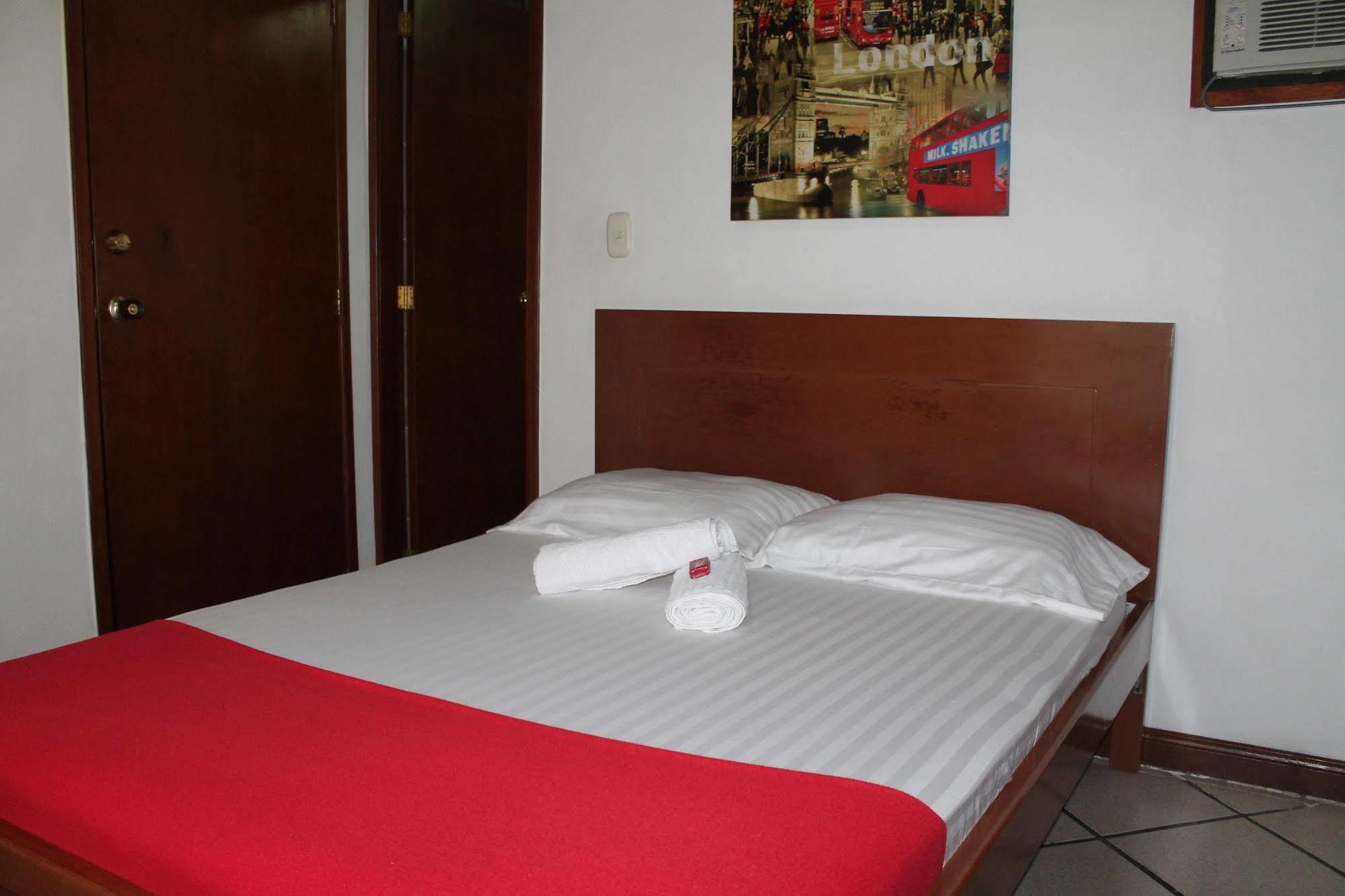 Pasadena Hostel Калі Екстер'єр фото