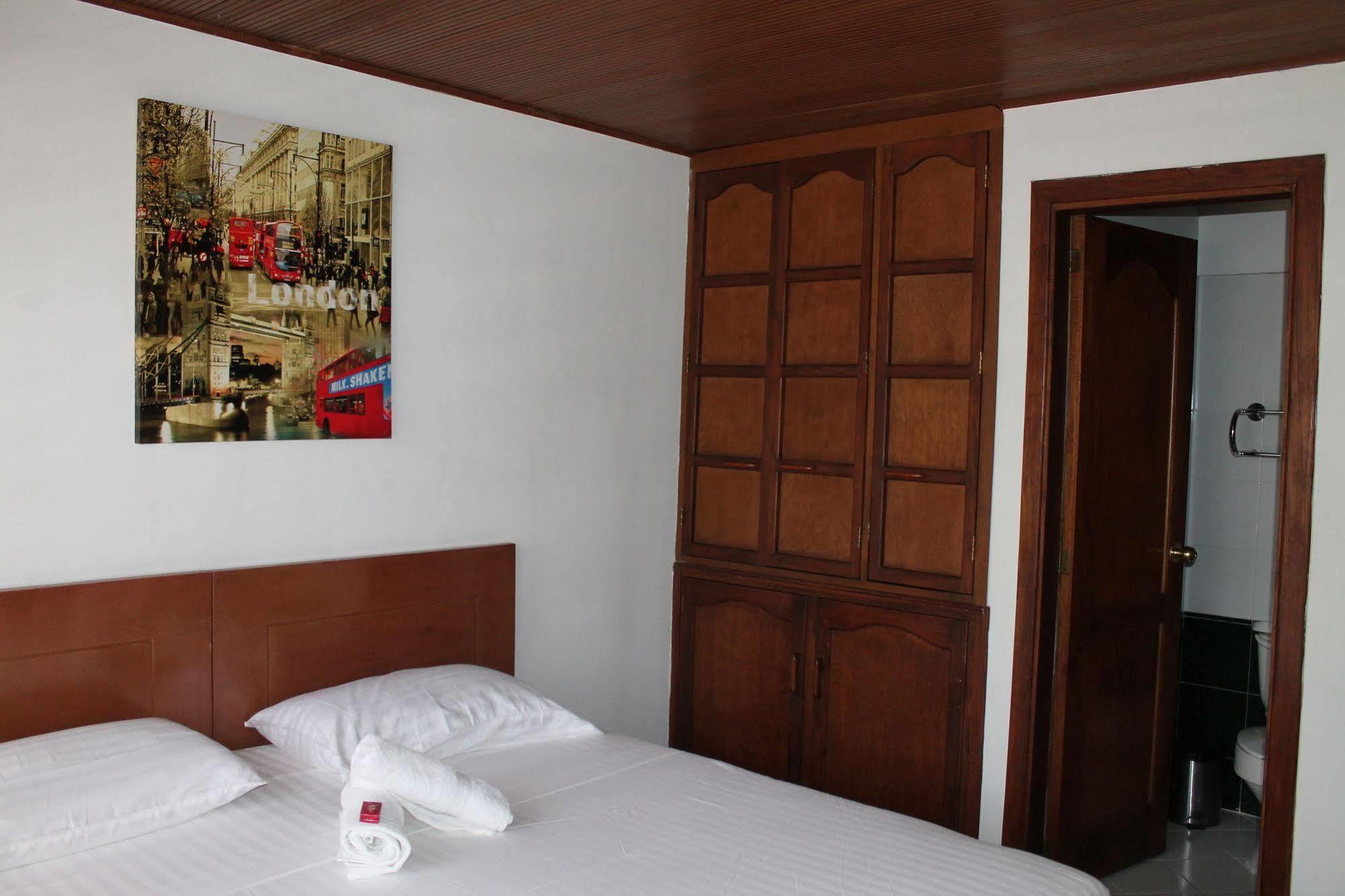 Pasadena Hostel Калі Екстер'єр фото